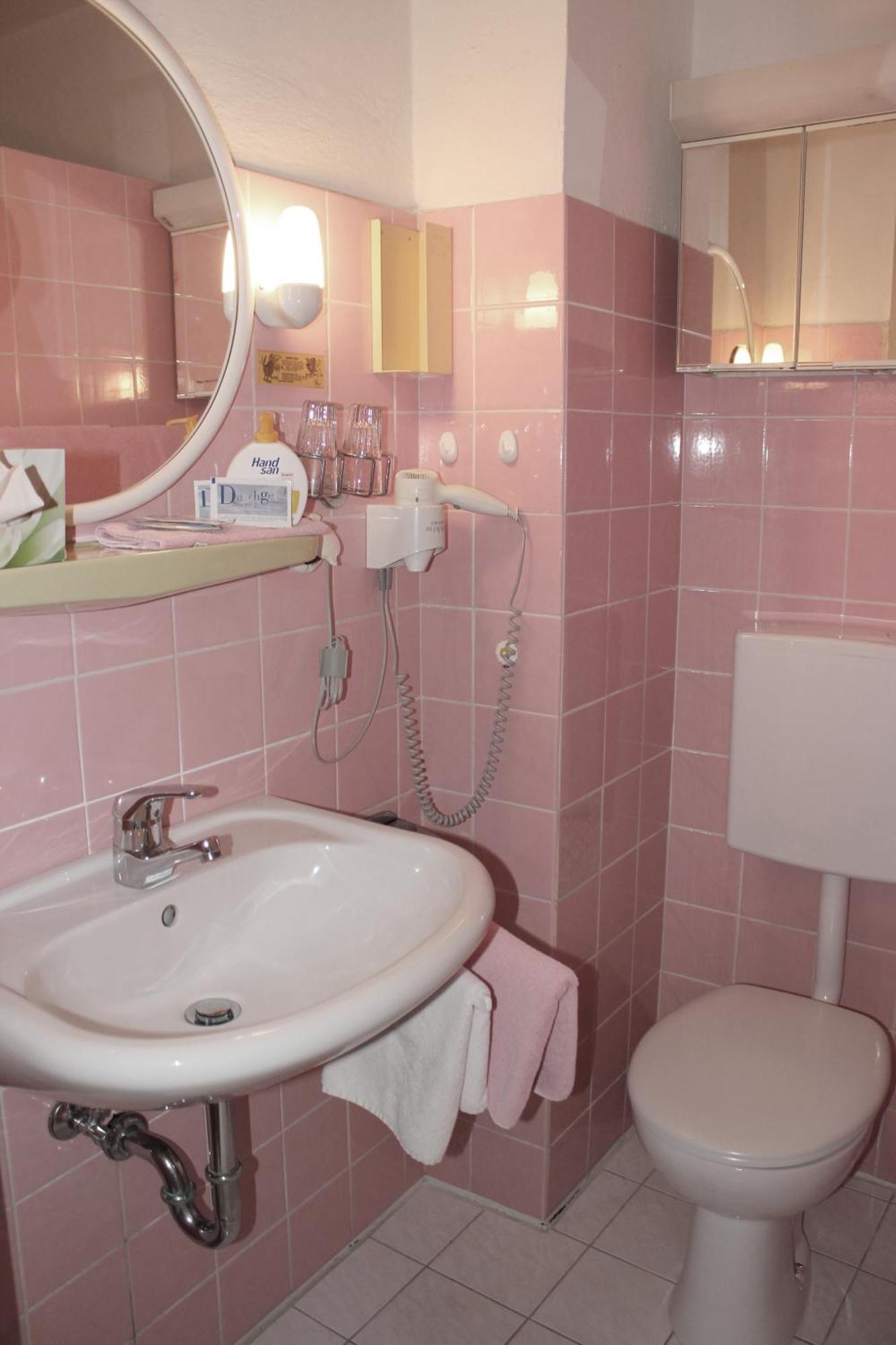 Burgdacherl Hotel Neubeuern Luaran gambar