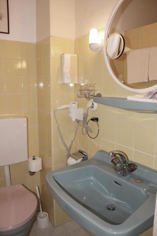 Burgdacherl Hotel Neubeuern Bilik gambar